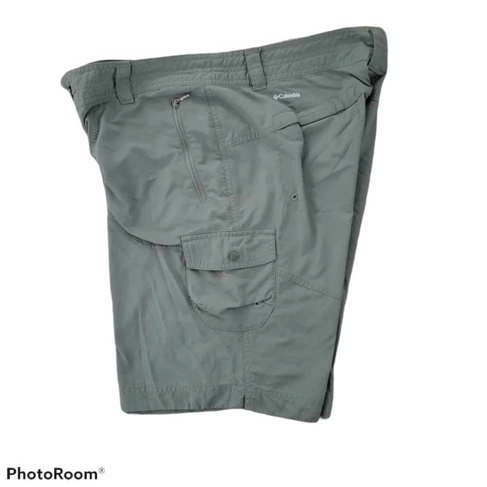 Columbia Olive Green Cargo Shorts 10/12 L